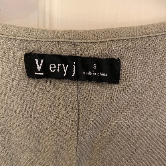 OLIVE GREEN ROMPER - SIZE SMALL - Picture 5 of 5